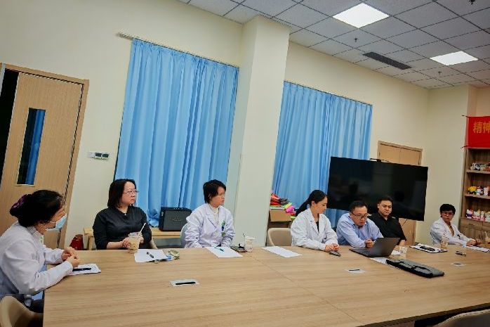 第三人民医院支委会开展组织生活会暨年度工作总结会